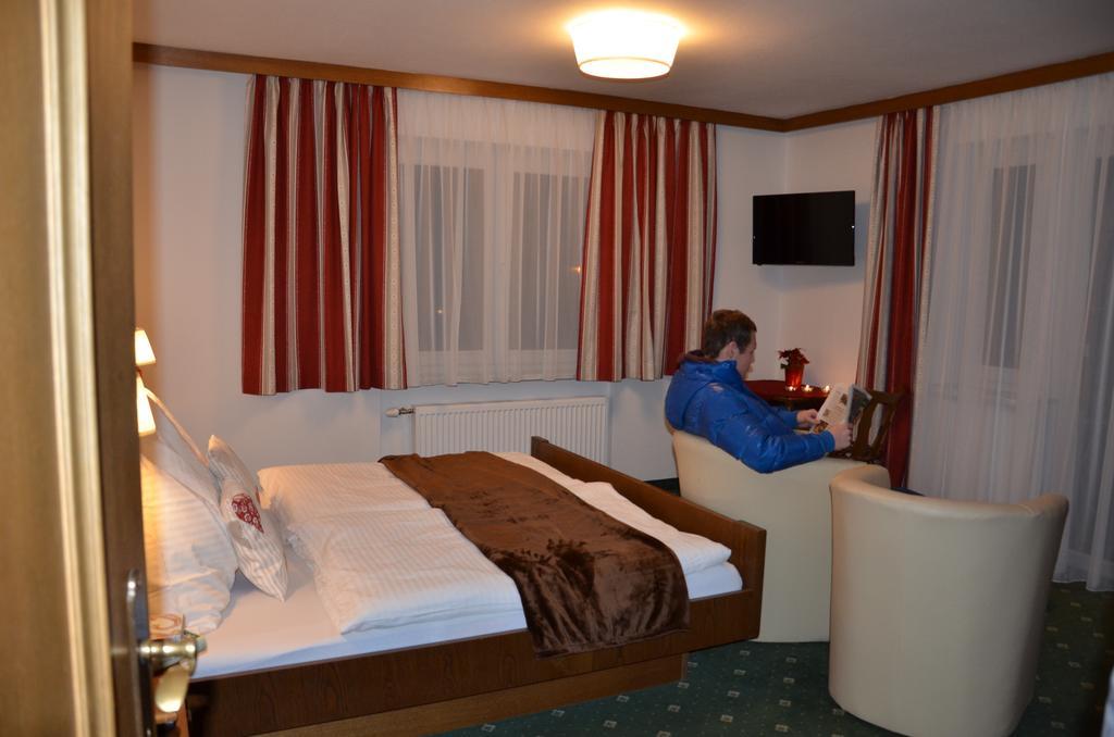 Haus Bergland Hotel Fieberbrunn Ngoại thất bức ảnh